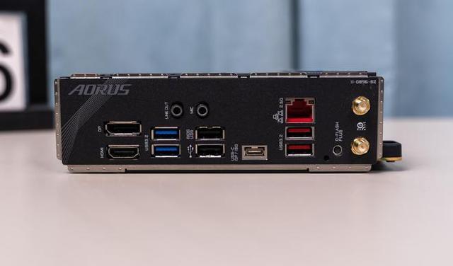 主板|用料优秀接口丰富!技嘉B650IAORUSULTRA主板拆解