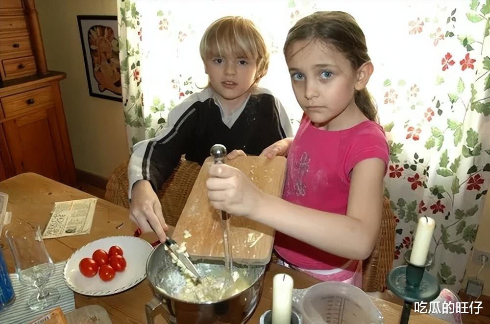 迈克尔·杰克逊|迈克尔杰克逊唯一的女儿：24岁长得像父亲，曾因皮肤白皙被质疑