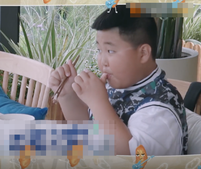 刘畊宏|刘畊宏有多能吃？一顿吃掉一堆蛋，差点把《中餐厅》大家的菜吃光