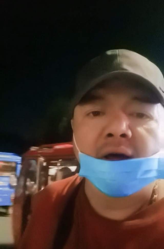 49岁戏骨无戏可拍,深夜开破旧三轮到车站揽活,请求媒体帮忙报道