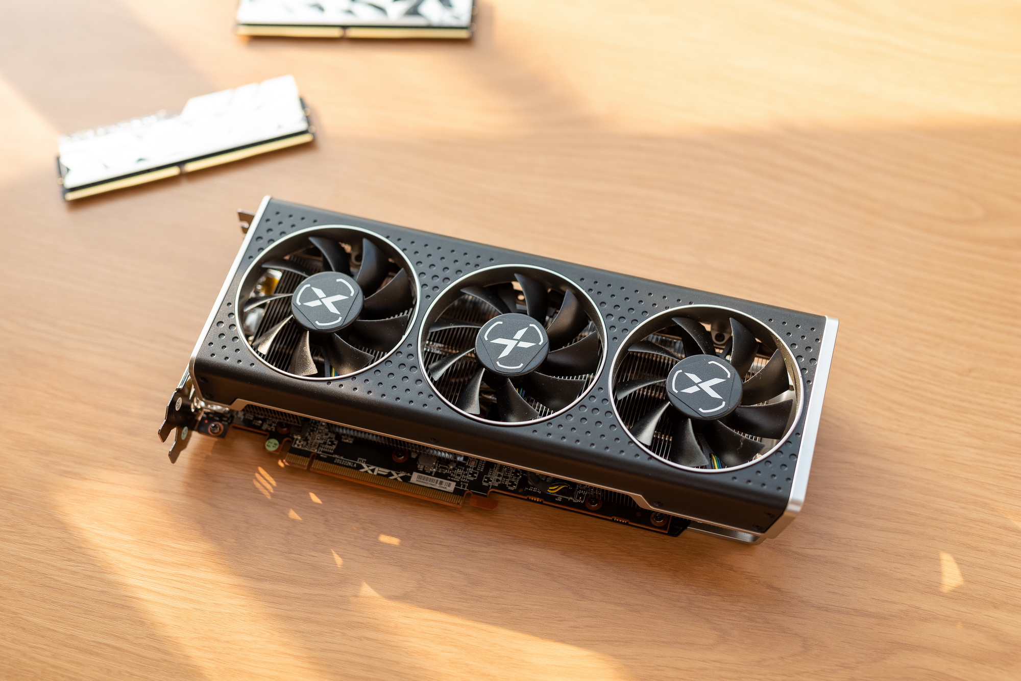 显卡|网红款桌面ITX小钢炮: SSUPD Meshlicious