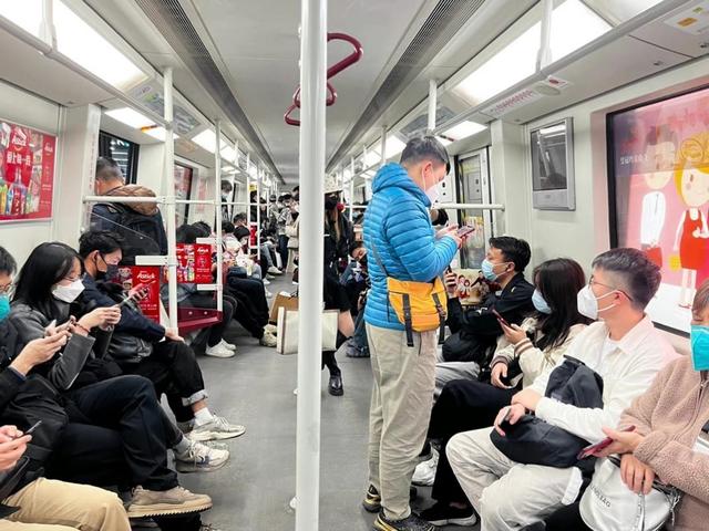 阳康之后还要戴口罩吗?在人员密集场所或密闭空间仍需佩戴