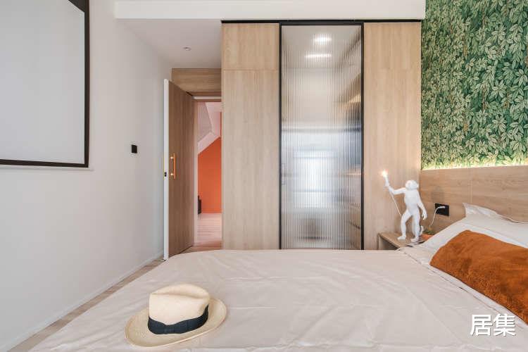 一居室新婚之家,还有顶天露台赏景,家里还给猫咪建了跑道