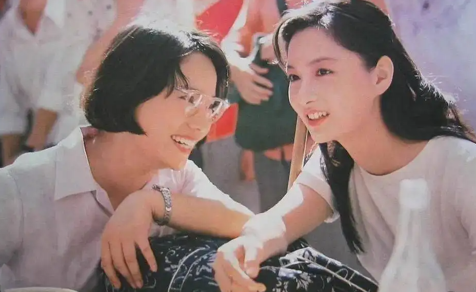 殷亭如|殷亭如本能比肩陈冲却选择出国，丈夫离去独自养大女儿客死他乡