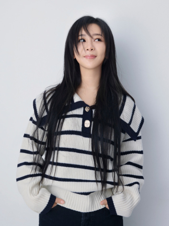 杨紫|杨紫晒30岁庆生照，三十而立尽显成熟美，这衣品谁不爱？