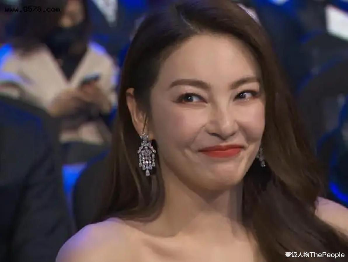 娱乐圈|刚出道惊为天人，红了却灵气全无，娱乐圈就这么毁美人？