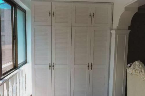 阳台万万别再装柜子了,很多人都喜欢装,用不到半年就拆了