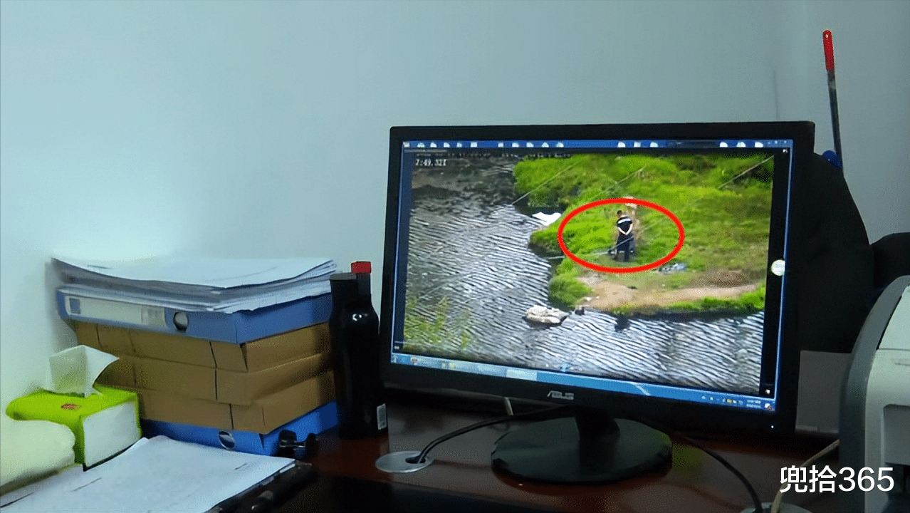 重庆|重庆俩男子垂钓开挂，3分钟收获一条大鱼，他们的代价让众人舒适