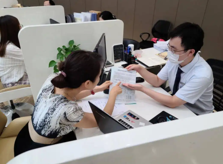 大学生|疫情之下“新职业”悄然兴起，收入可观又自由，你还羡慕公务员吗