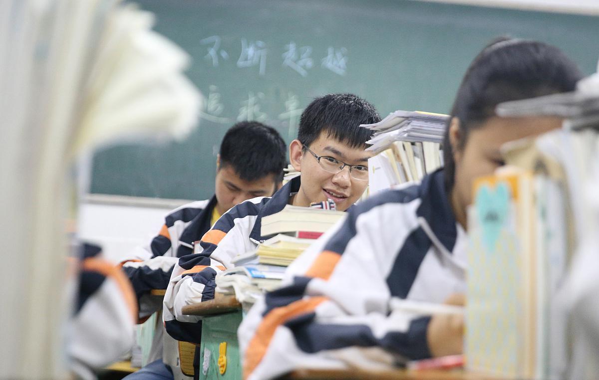 四川发现学生霸凌事件,3名女生殴打同校女同学,处理结果公布