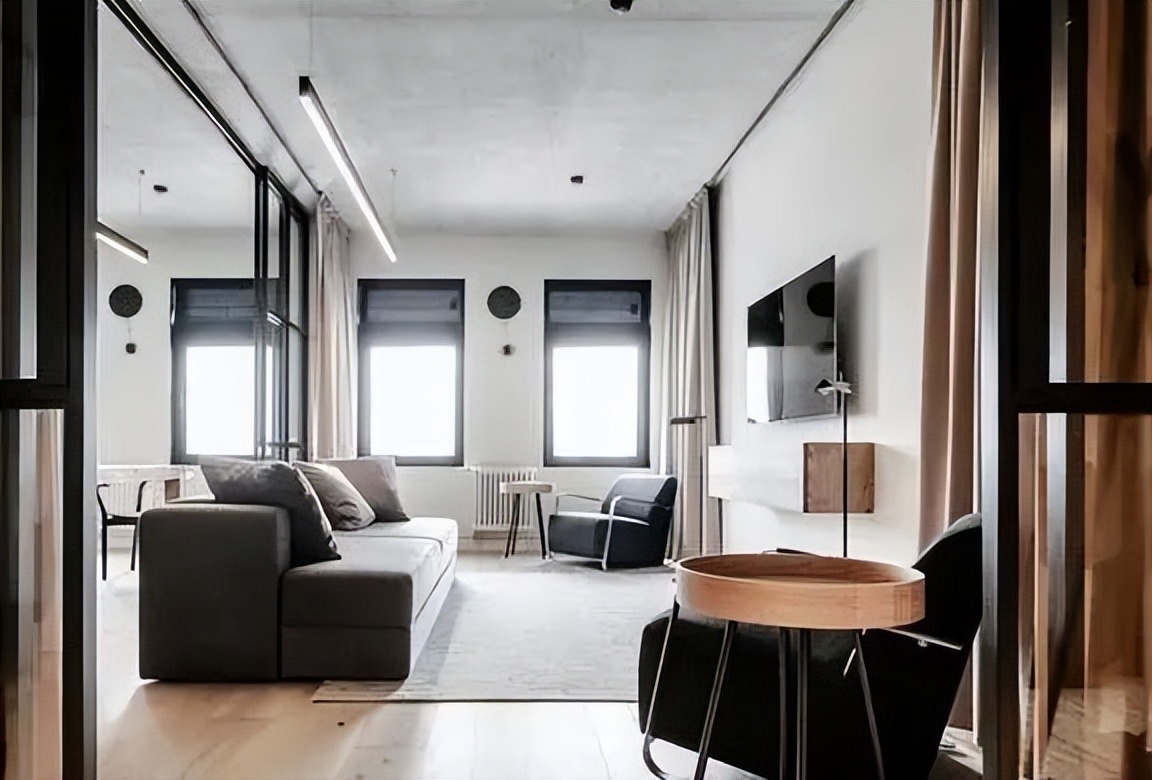 75平老房折腾下,差点以为进错门!玻璃门做隔断,家里太亮堂了