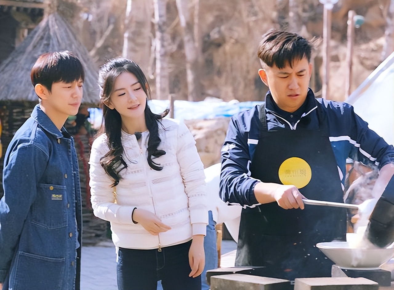 谢娜|谢娜做客蘑菇屋被黄磊评价：人生浅薄！曾做新闻被主持人翻白眼