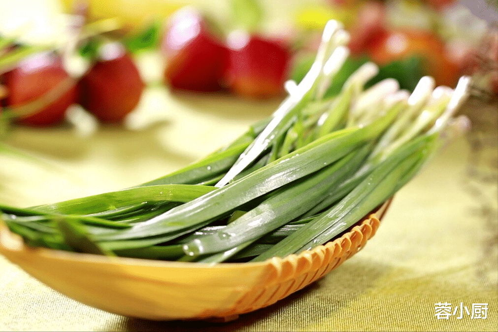 立春养生，饮食宜“少酸辣多辛甘”，2菜2肉2果要多吃，安稳过春