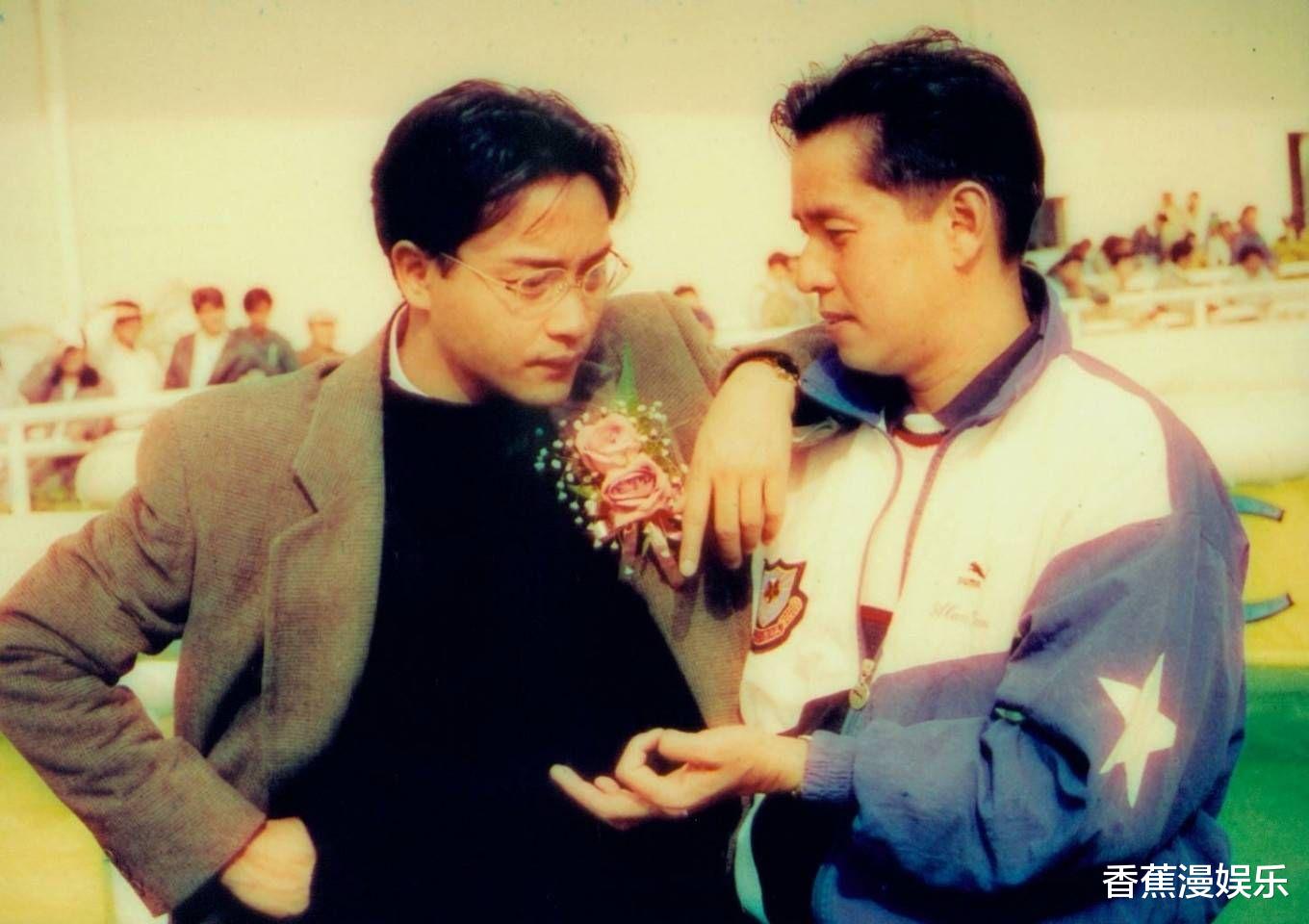 谭咏麟|张谭争霸已过40载，一个已逝，一个颓废