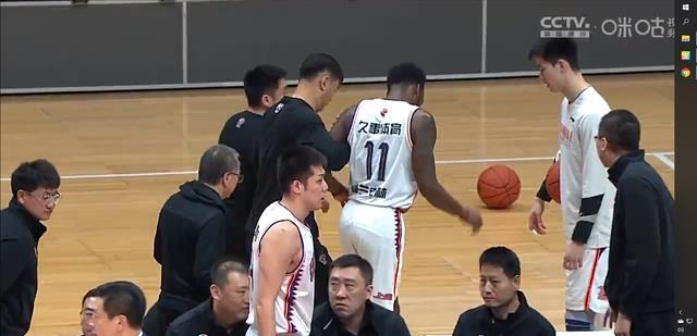 上海男篮|辽篮为啥能战胜上海？杨鸣掏心窝说出原因，其中一点特别满意
