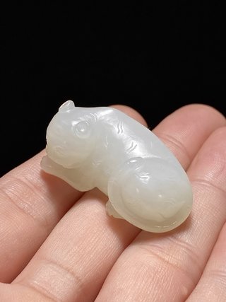 和田玉籽料|清 和田玉籽料 白玉 玉虎 虎形挂件 虎形珮