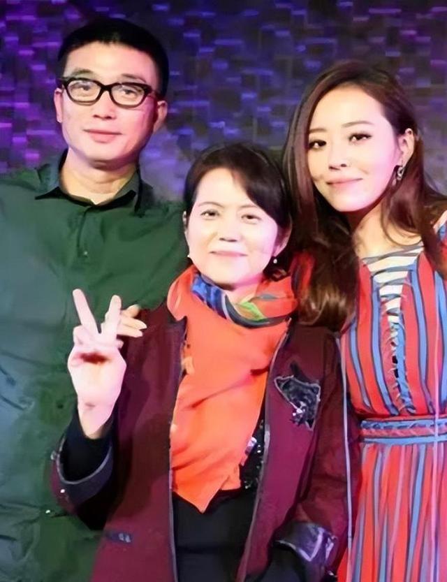 影史|张靓颖：痴爱冯轲15年，被骗走亿万身家，离婚4年后如今怎样了