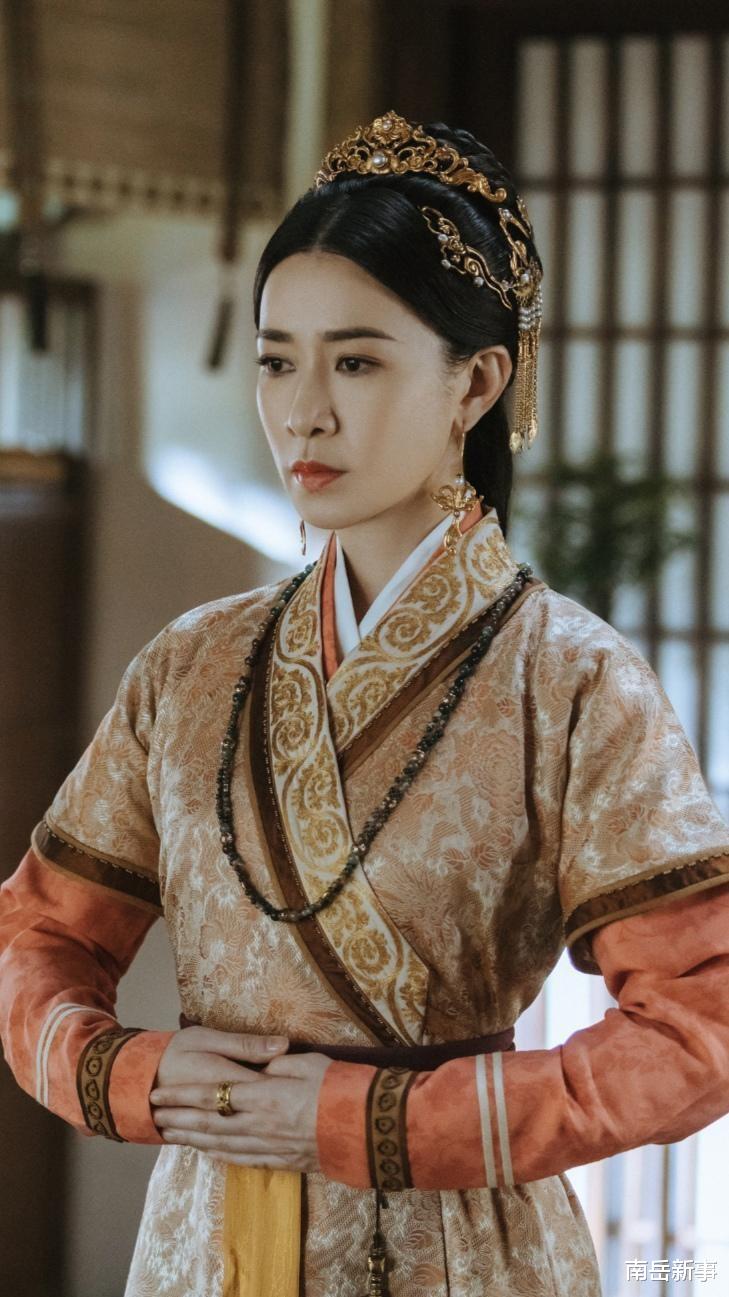 杨丽菁|貌美如花却至今未婚，这12位大龄女星，各有各的苦衷