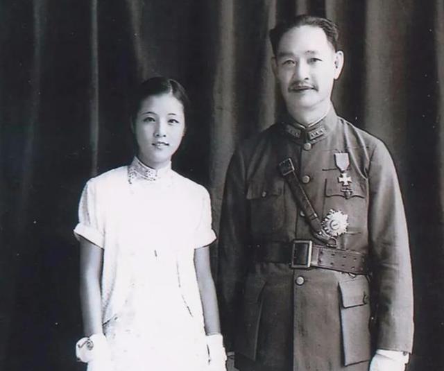 程潜|郭翼青：17岁嫁大37岁丈夫，怀孕16次生6个女儿，坦言：从未后悔