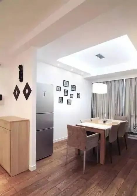 以后客厅别再乱装了，看看我家怎么弄的，简单漂亮上档次！