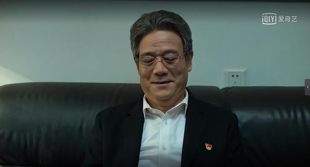 安欣|《狂飙》徐忠用2瓶酒说服杨健，揭穿赵立冬“雪藏”安欣15年真相