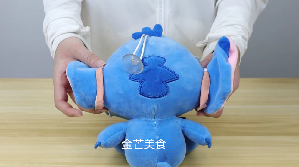 把创可贴撕一撕,粘在口罩上,很少人知道,解决戴口罩一大难题