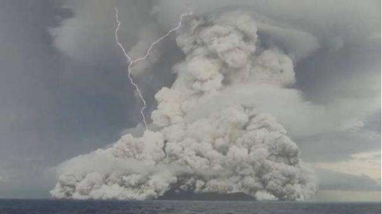 火山|我国最大的隐患！长白山天池火山，一旦喷发后果不堪设想！