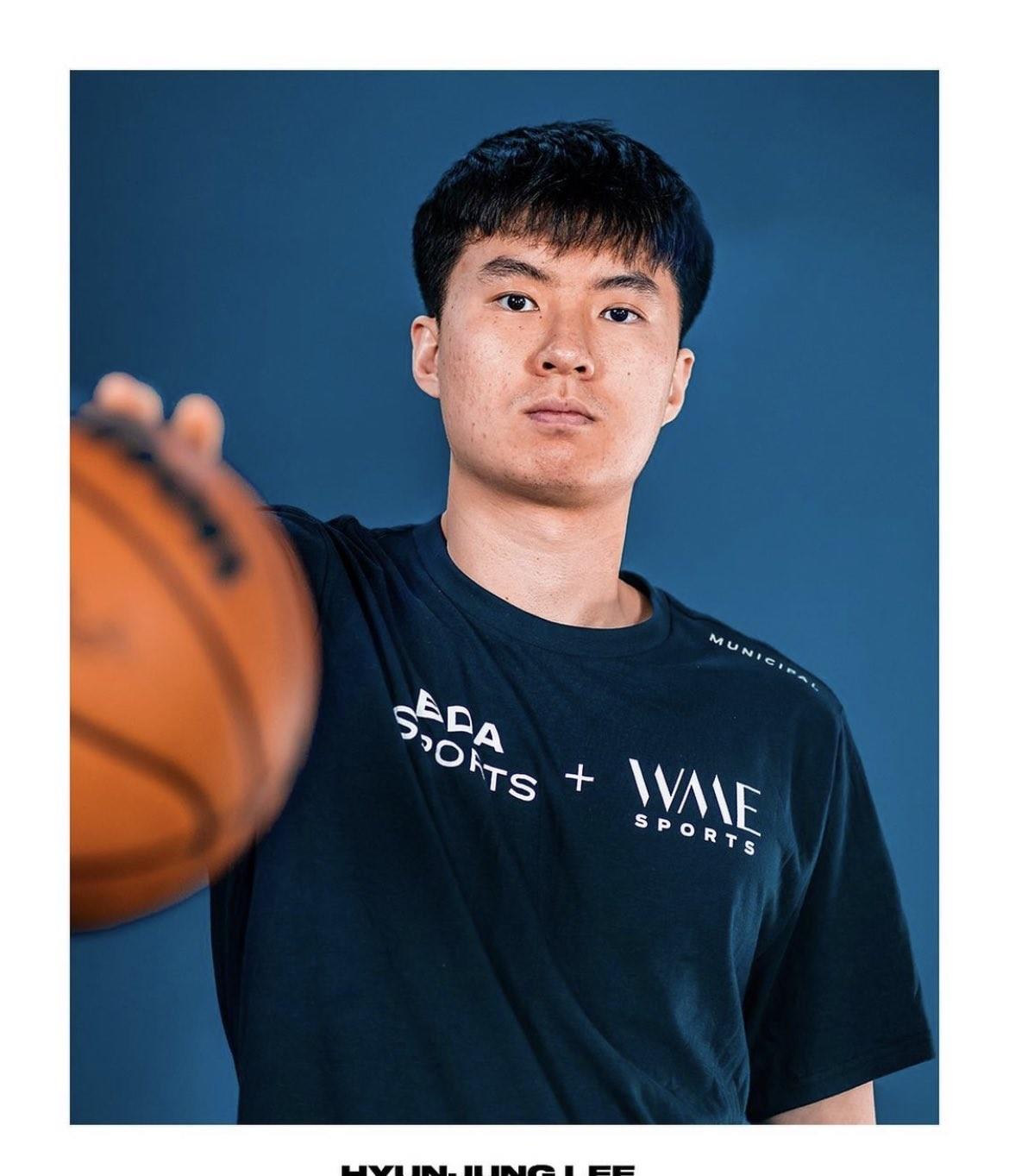 曾凡博|追梦NBA的亚洲少年！中国前锋曾凡博与韩国射手李贤重