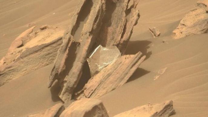 毅力号发现银色箔片，NASA大失所望，人类垃圾正影响火星探测