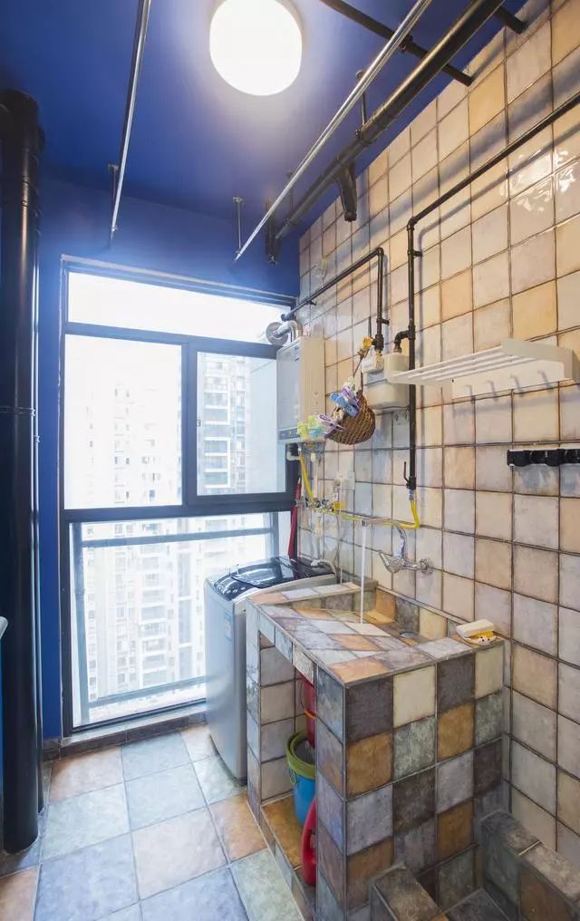 110平的毛坯房,现代简约风装修,华丽的转身带来一个温馨的家