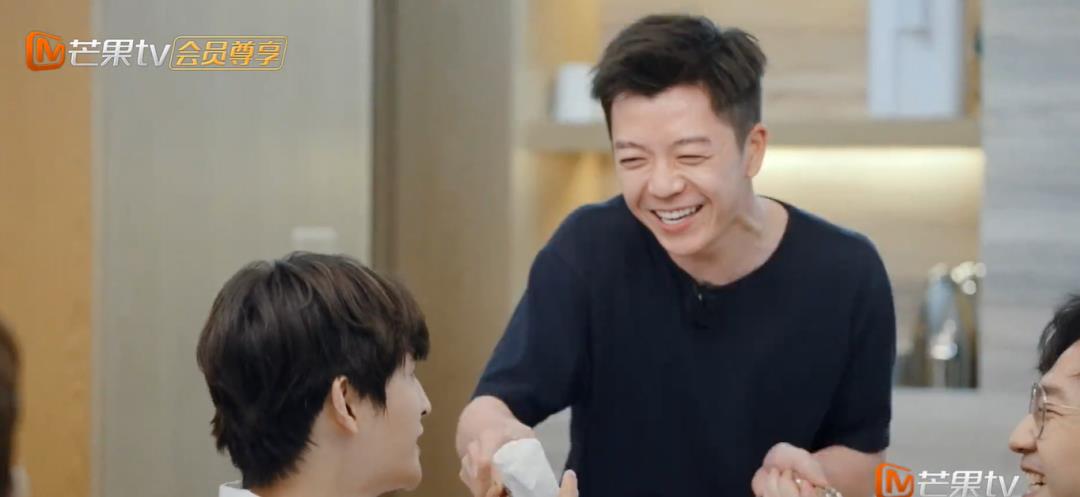 陆虎|这9.6分抽醒内娱，不装不尬，前半段笑到打鸣，后半段哭到抽搐