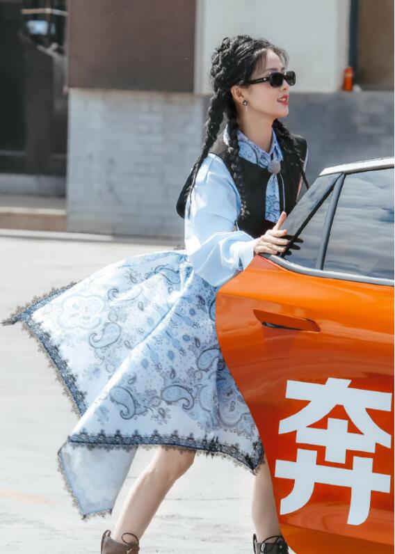 白梦妍 baby和白鹿同为双马尾，运动造型谁最可爱？