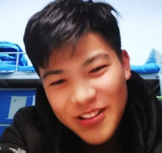 |孙卓发小首次亮相发声，阳光帅气讨人喜欢，给予孙海洋很高评价