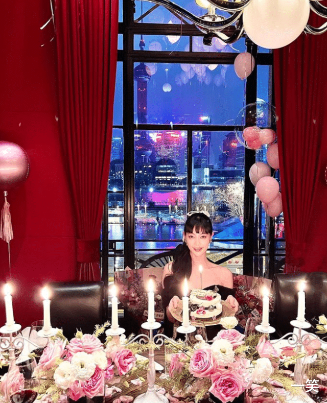 张少华|亚洲第一美女克拉拉晒照庆生，老公视角下戴婚戒秀恩爱，浪漫十足