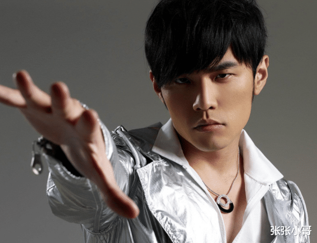 周杰伦|周杰伦真的是天选之子，出道即巅峰，然后再也没下来过