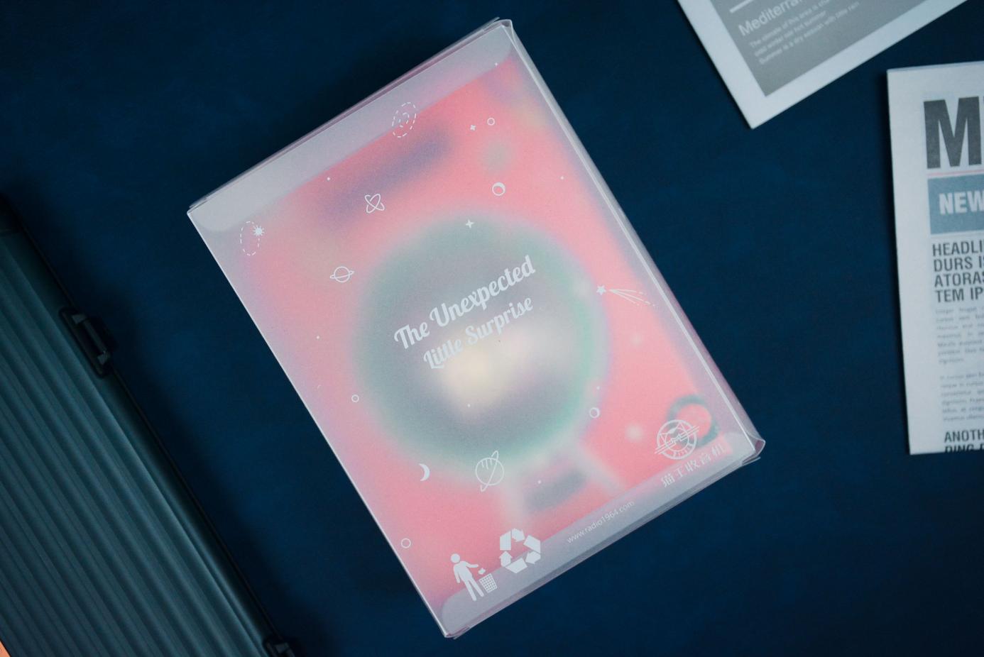 飞利浦·斯塔克|还在愁新年礼品？入手猫王音响原子唱机：满满新年气息的精致玩物