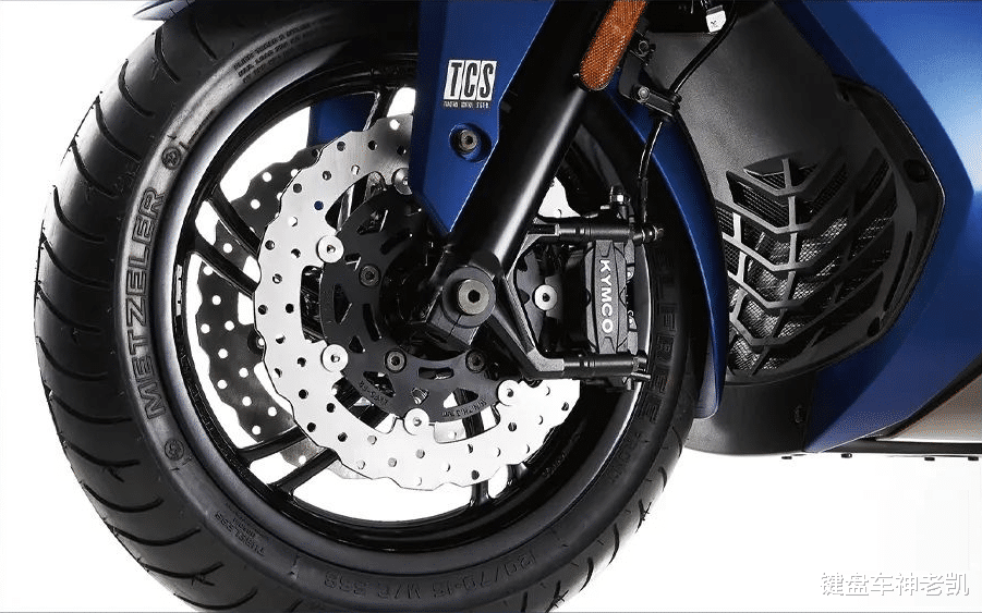 光阳台产赛艇400内地更新,加量不加价,升级TCS循迹防滑系统