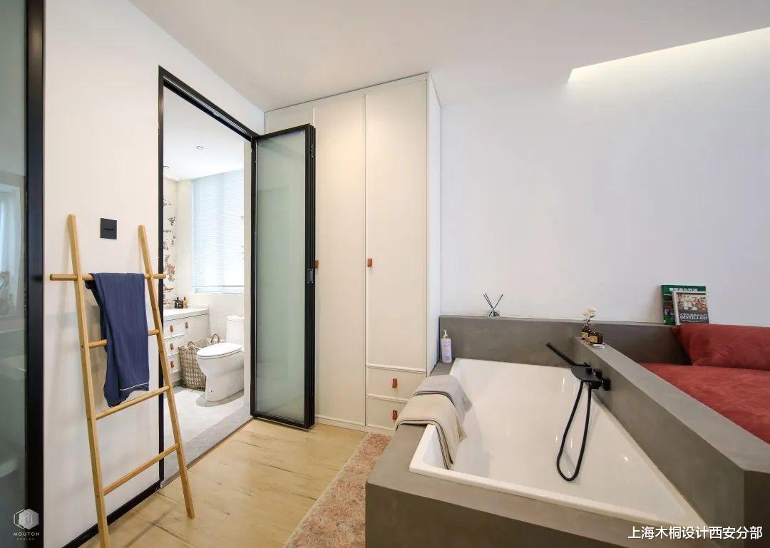 红砖用到家里原来这么酷,油工师傅都说“像风吹过的感觉”