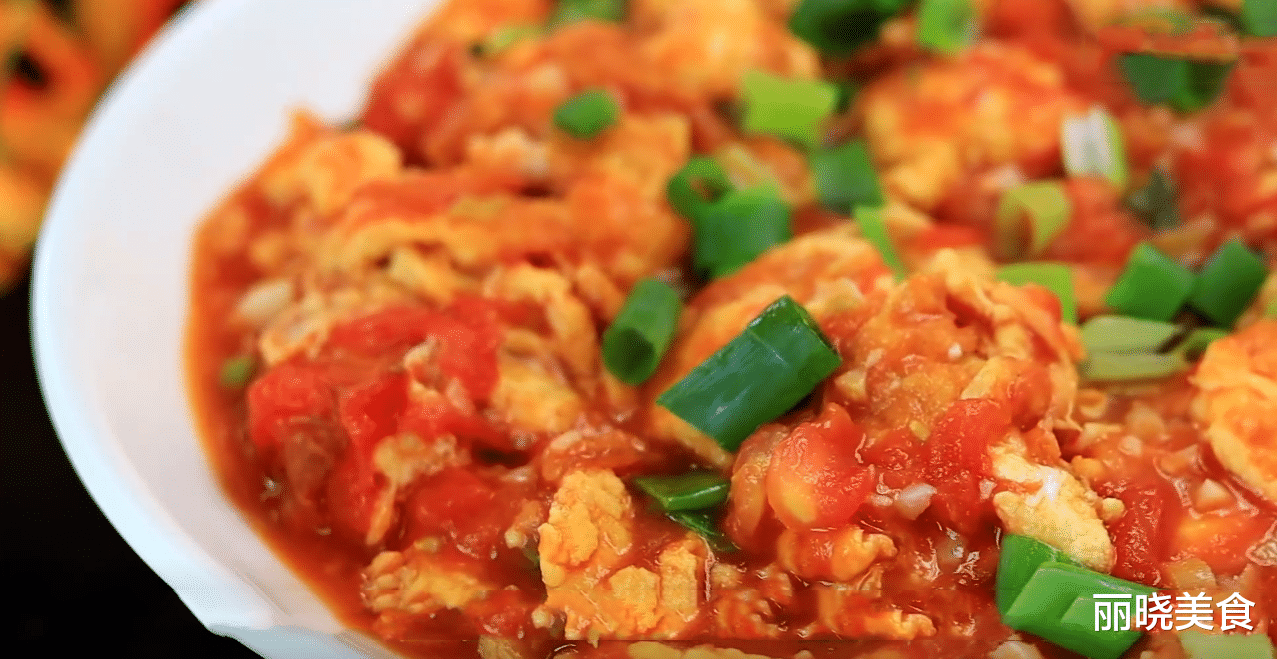 |女人“保养”别太晚,35岁后,建议坚持吃这8种食物,让你显年轻