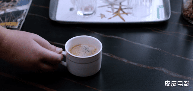 林妙妙|播放破25亿,张嘉益又出王炸剧,观众:扯下了成人世界3块遮羞布