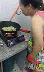 |邻居花了30多万建的房子,总感觉哪里不对劲,是因为柱子吗?