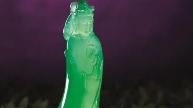 翡翠|谁说翡翠不适合年轻人？选对款式，翡翠也可以又酷又潮！