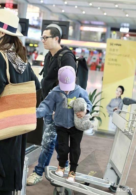 梅婷|梅婷太幸福了,中年依旧时髦,一双儿女超可爱,老公对其言听计从