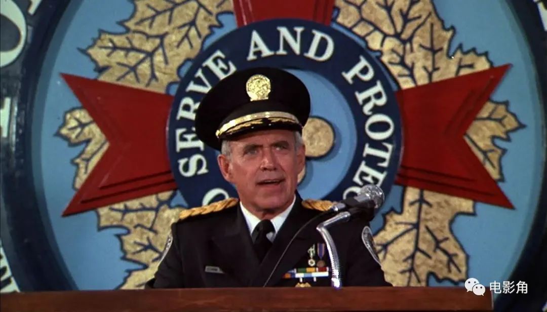 警察学校|《警察学校》演员乔治·R·罗伯逊去世，享年89岁