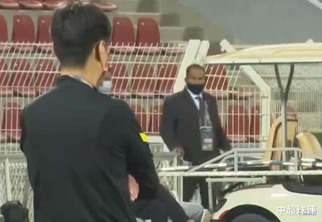东亚杯|失去信任！李霄鹏和扬科维奇同时申请参加东亚杯：足协选了外教！