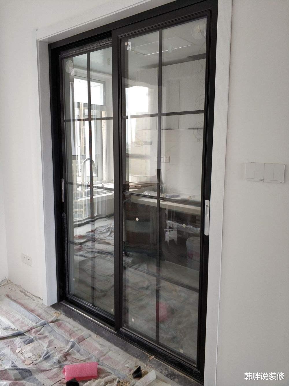 你家还在装地轨推拉门吗?早就out了,现在流行这种,实用又好看