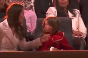 夏洛|夏洛特小公主:身价超400亿,管完弟弟提醒哥哥,气场太强像女王