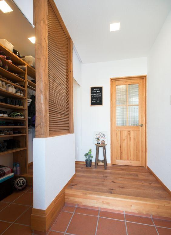 日本玄关设计值得借鉴，加到顶半隔断，硬是多个储物间，不愁收纳