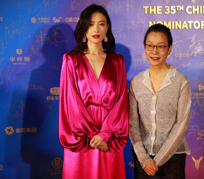 倪妮|金鸡奖倪妮奚美娟同框,一个艳俗像花瓶一个清秀素雅受人尊敬