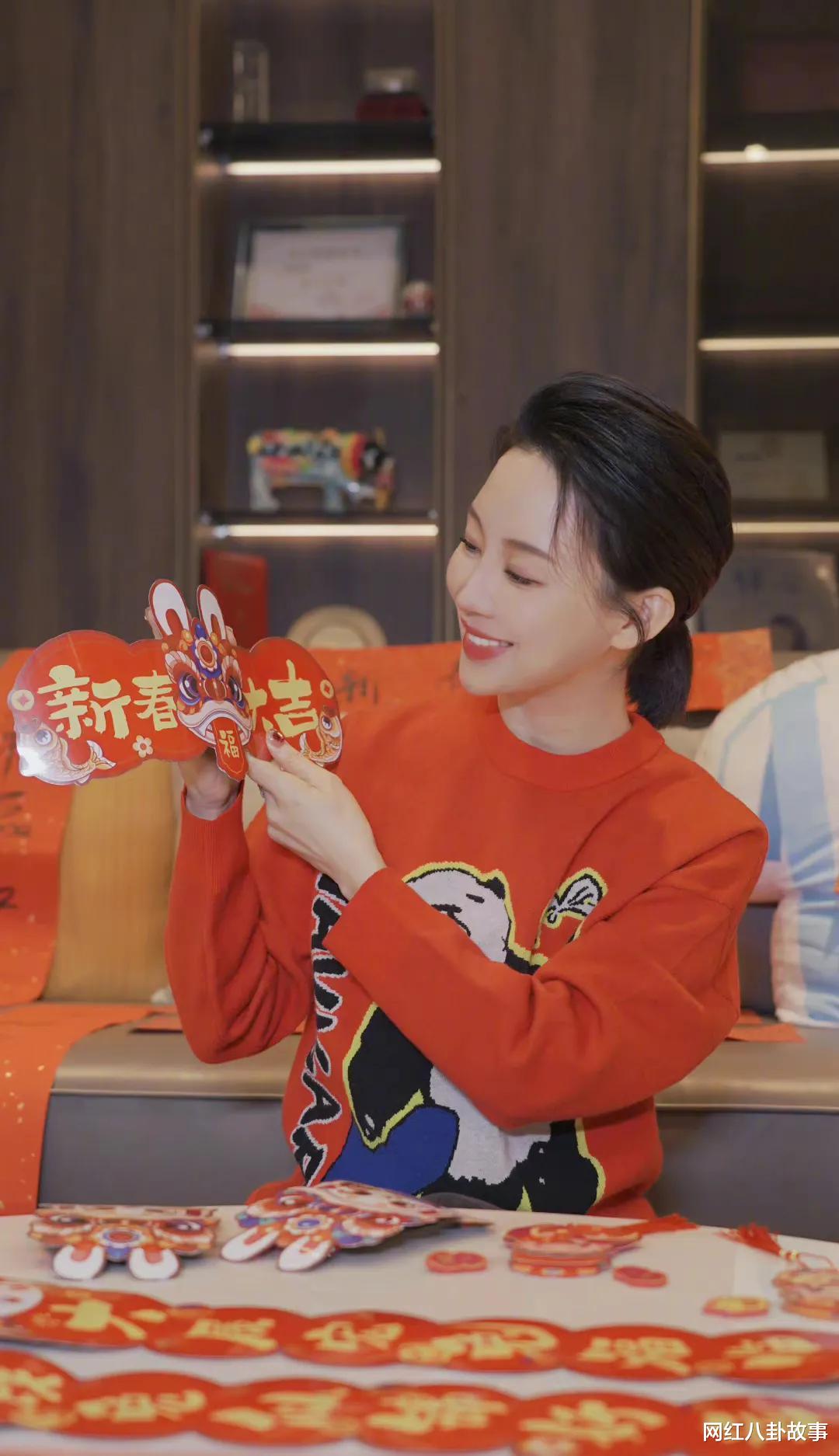 潘晓婷|九球天后潘晓婷发新年祝福，把形式感拉满，美女的春天来了